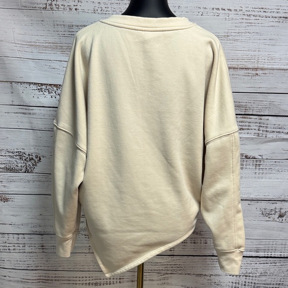 Fabletics Cream Asymmetrical Hem Sweatshirt - Picture 4 of 5